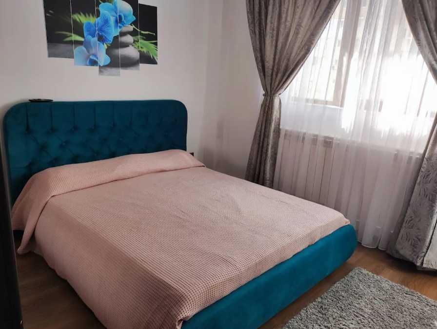 Дава се под наем Двустаен апартамент в Пловдив, Център - 65 кв.м за 275 € - Снимка #2