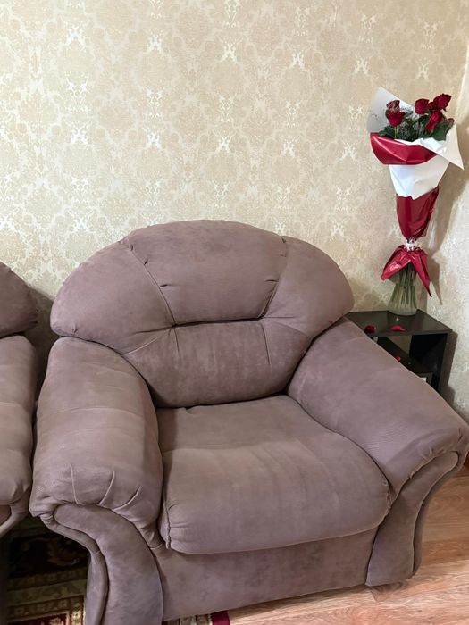 Продаётся диван-кровать, кресло и мини-диван.