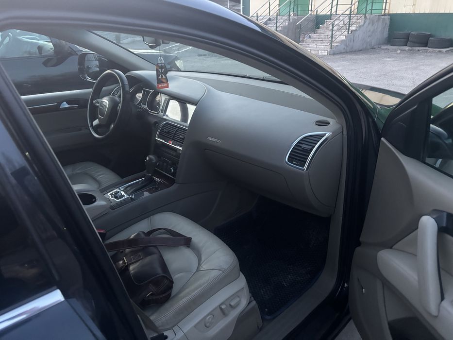 Audi Q7 (2007г.в.)