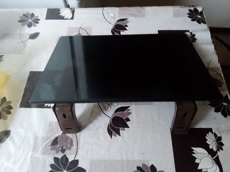 Навесная подставка для дивиди или для пультов новая