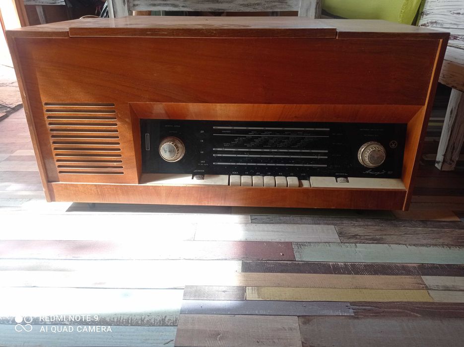 Ретро радио с грамофон Акорд 102
