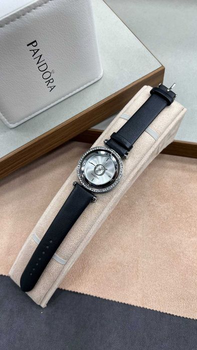 Ayollar qo'l saoti, kvars mexanizmli siz va yaqinlaringiz un sovg'aga