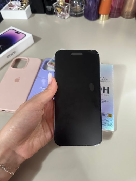 Iphone 14 pro max  usor fisurat