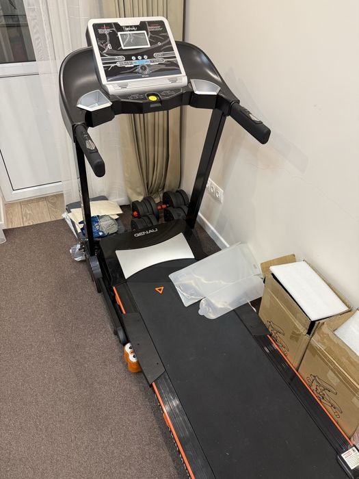 Продам беговую дорожку GENAU Evolution M800