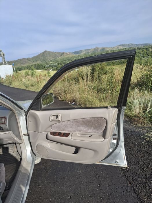 Продам автомобиль Тайота королла