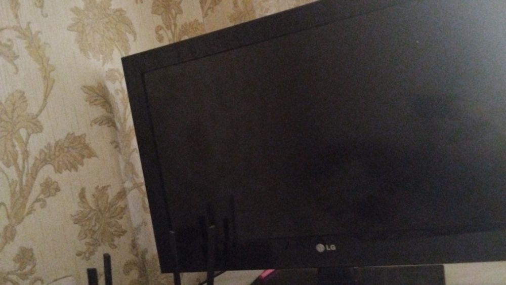 Продам срочно телевизор