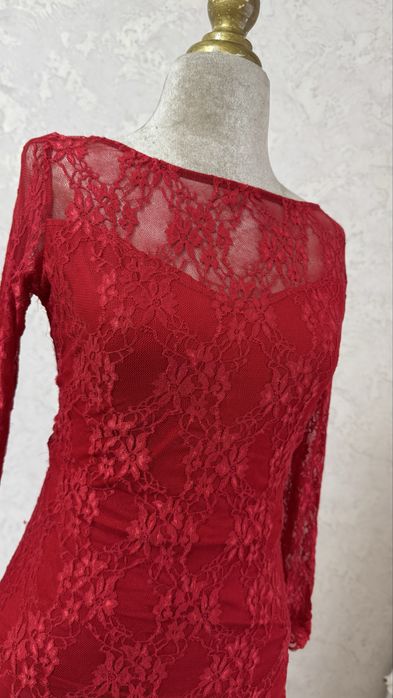 Вечернее красное платье