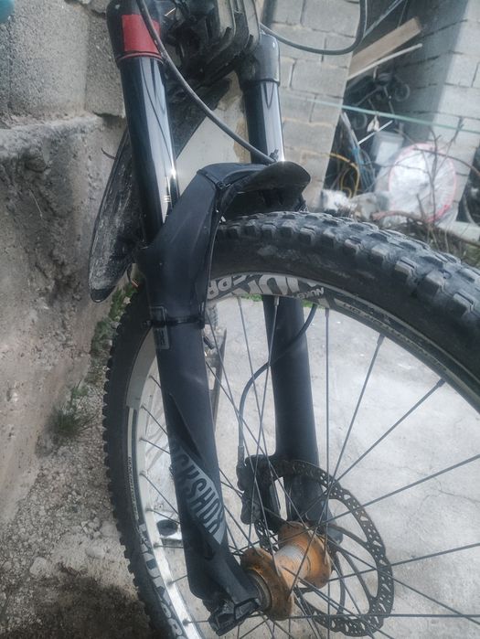 Топовая вилка rock shox pike