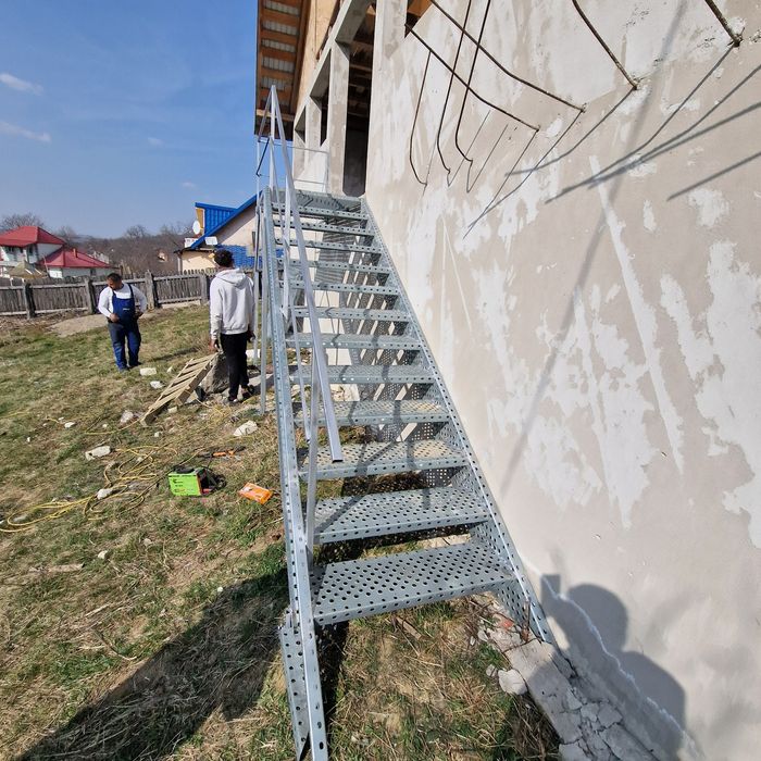 Scari metalice galvanizate