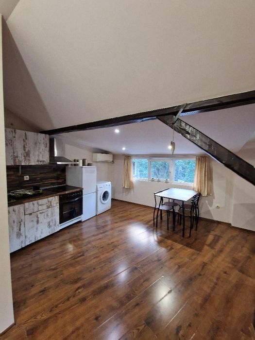 Дава се под наем Тристаен апартамент в Пловдив, Център - 100 кв.м за 500 € - Снимка #1