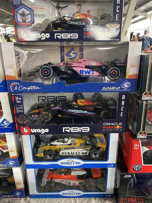 Formula 1 macheta auto scara 1:18 si 1:24