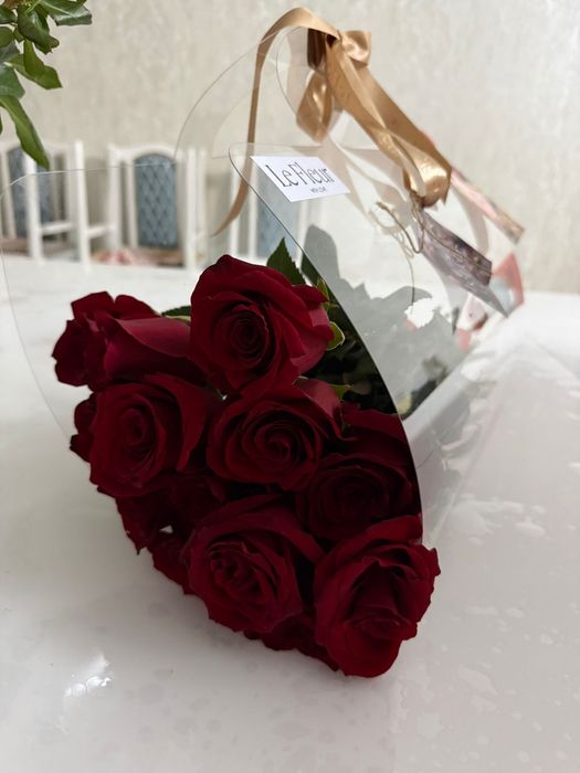 Сделайте на праздник подарок девушке