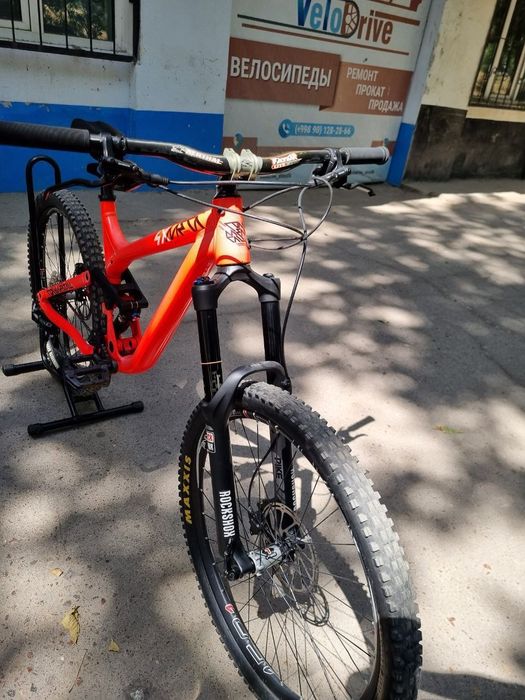 Двухподвесный велосипед Commencal