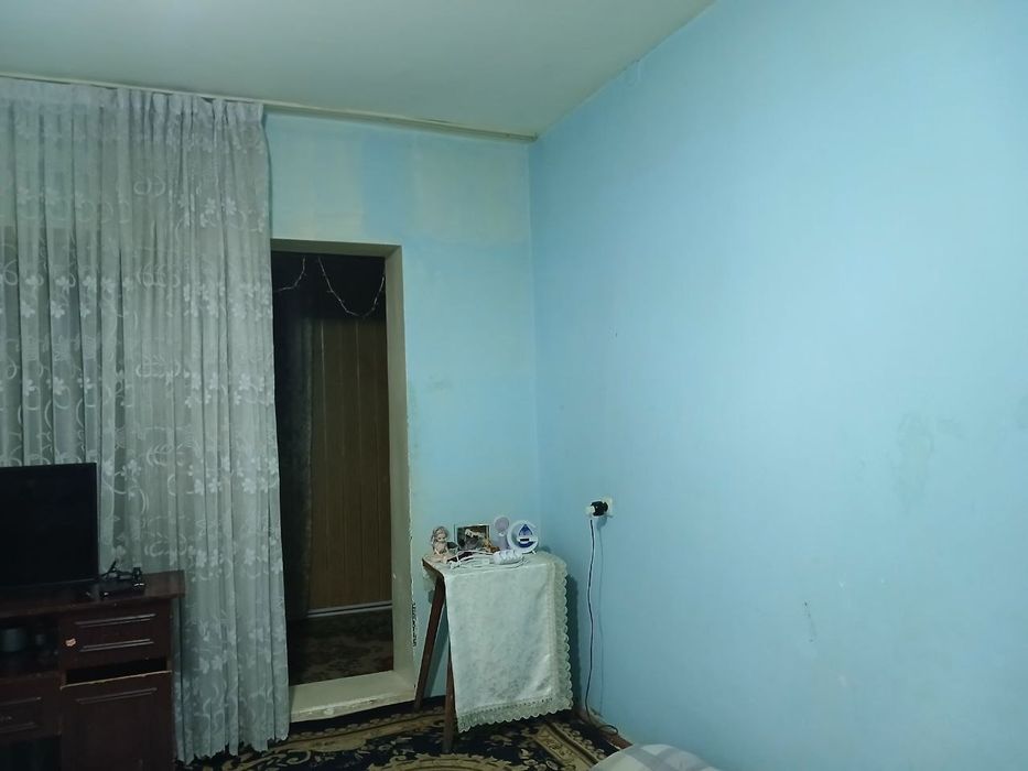 4 mavze 3 etaj 1 xona uy sotiladi