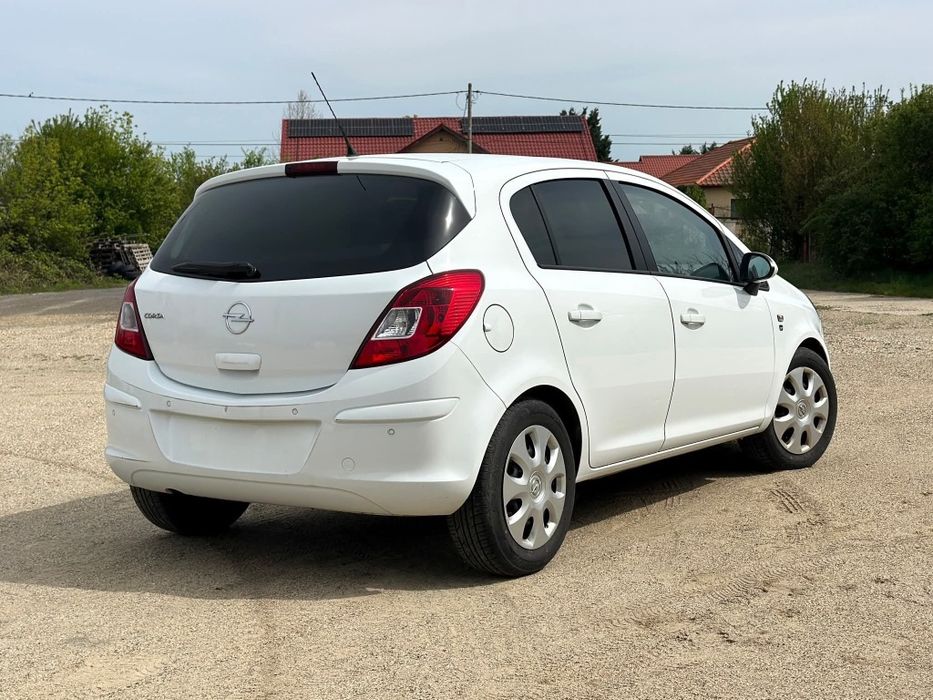 Opel Corsa D 2011
