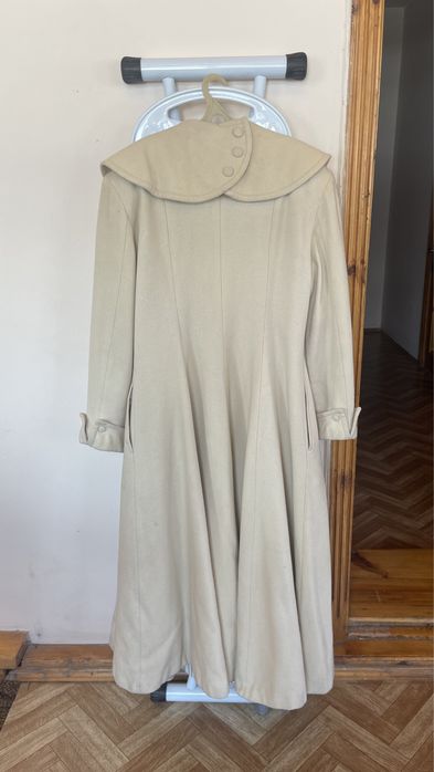 Продам светлое пальто