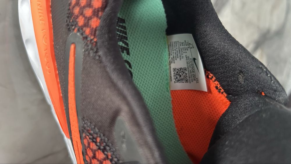 Нови оригинални маратонки Nike