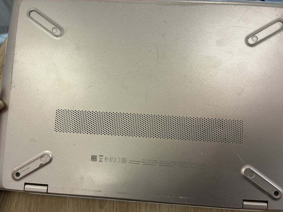 HP Pavilion 14 със зарядно