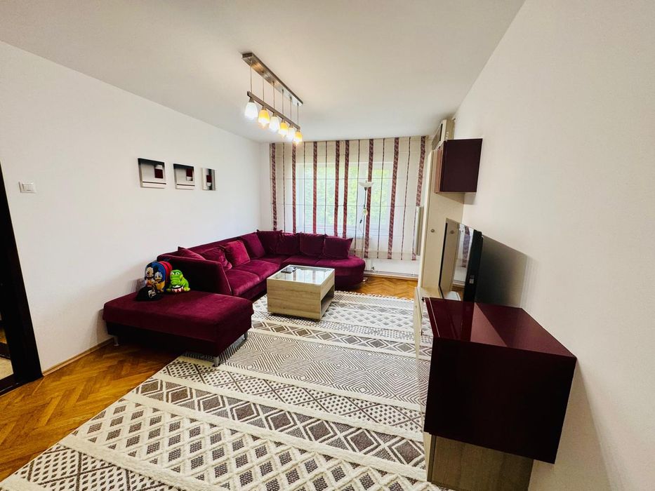 Persoană fizica vând apartament 3 camere 74mp Cantemir Palas Mall