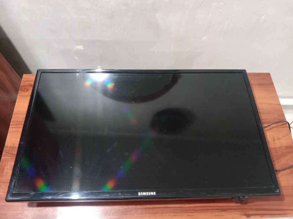 Телевизор, кронштейни антенна