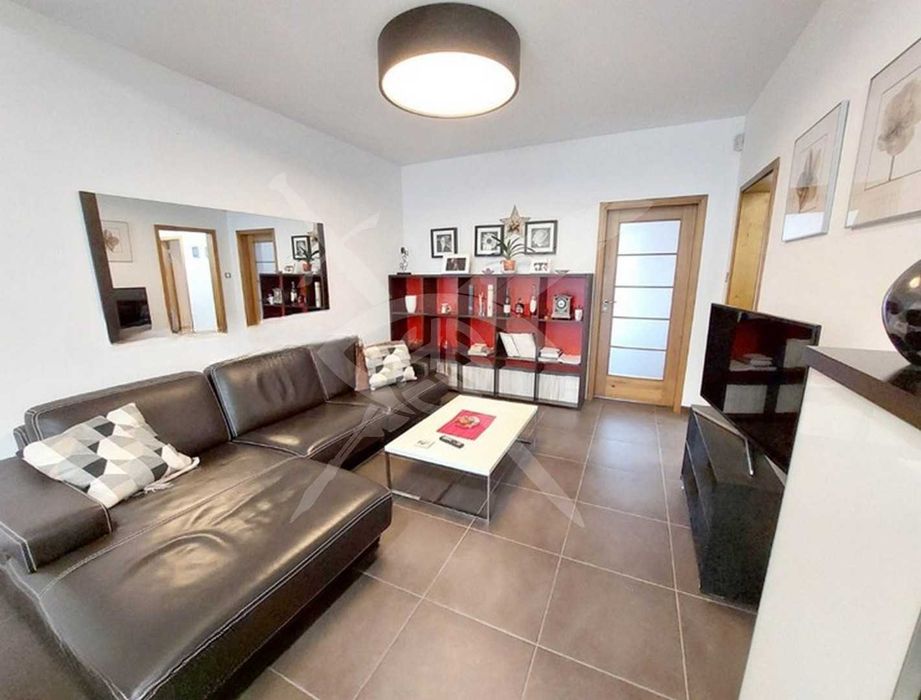 Дава се под наем Тристаен апартамент в София, Център - 80 кв.м за 850 € - Снимка #4