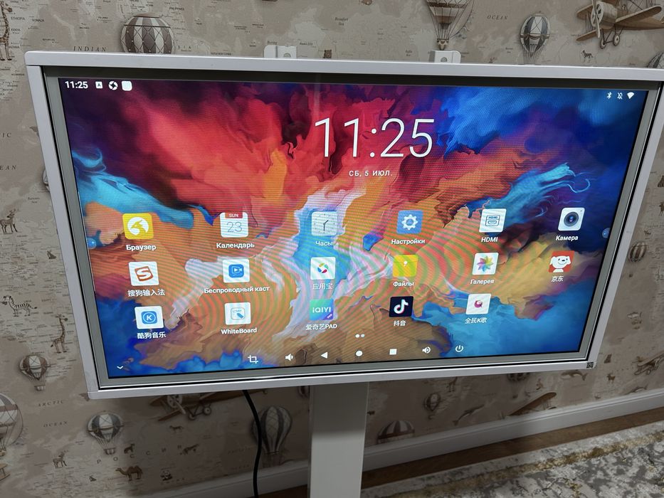 продам планшет на колесиках