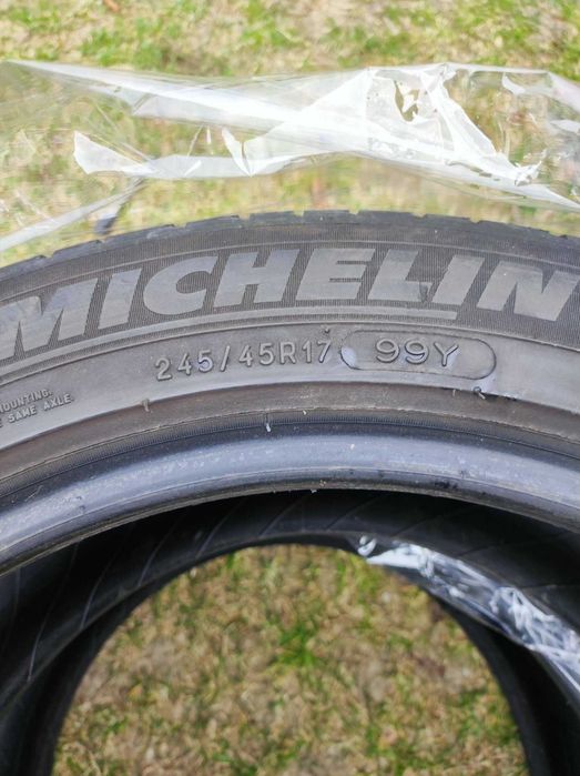Vand patru Anvelope vara Michelin 245 45 R17 99Y 300 lei