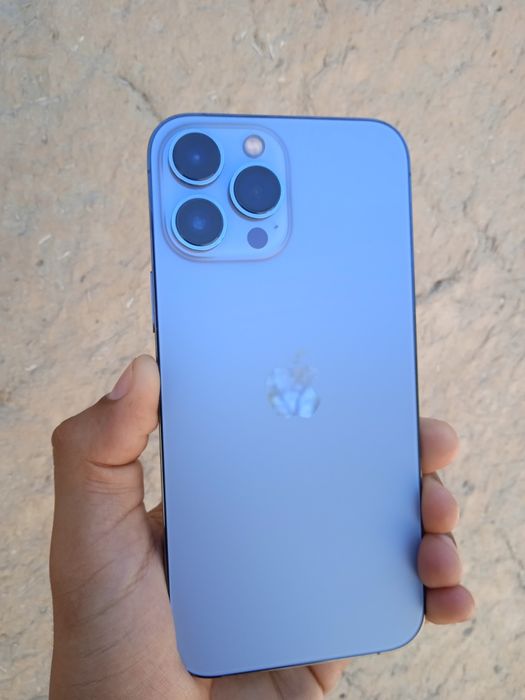 iPhone 13 pro max telefoni sotiladi