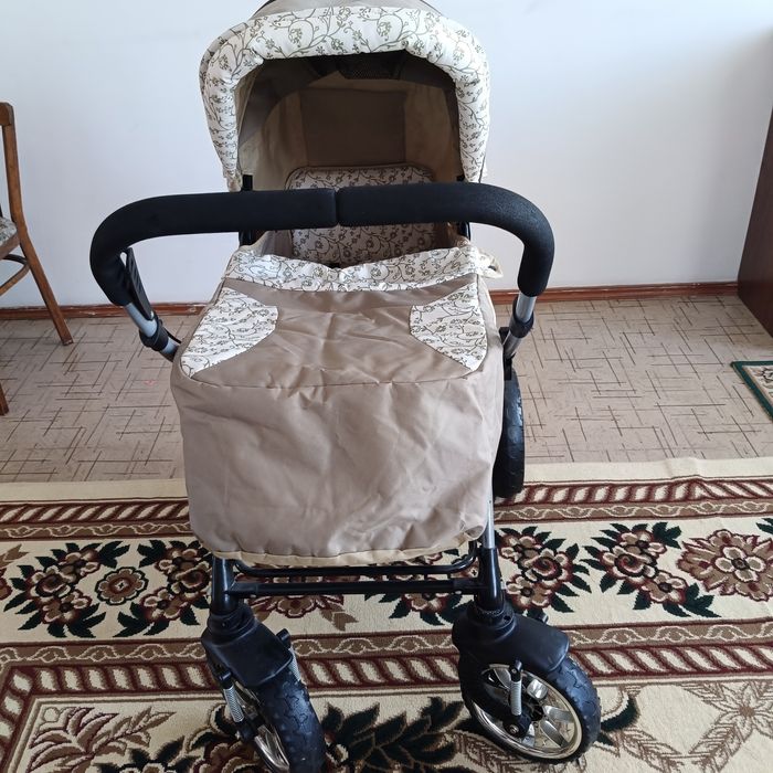 Коляска прогулочная