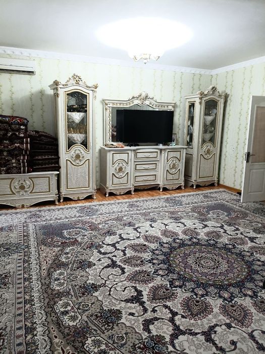 Банковский дом 4 комнатная квартира на Чиланзар Ц квартал  TL