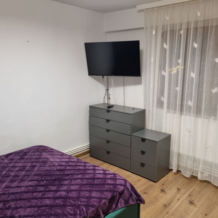 Vând Apartment 2 camere  decomandat zona casa de cultura