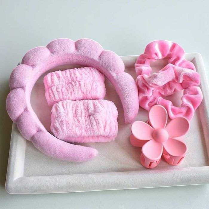 Козметичен комплект – лента за коса, гривни за китки, ластици и шнола