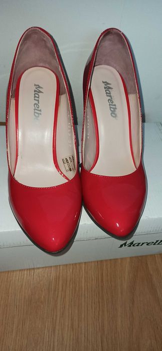 Pantofi din piele naturala lacuita