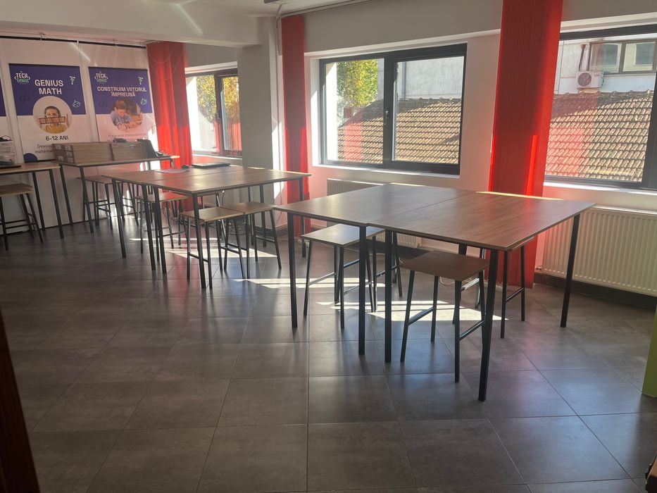 Mese și scaune pentru bar/cafenea/producție