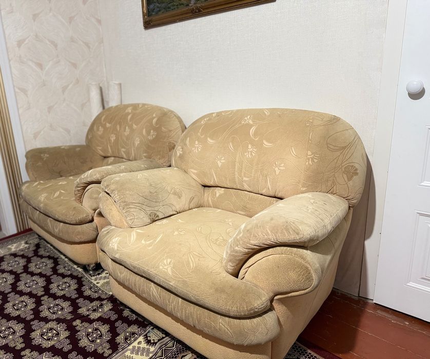 Продам 2 кресла б/у