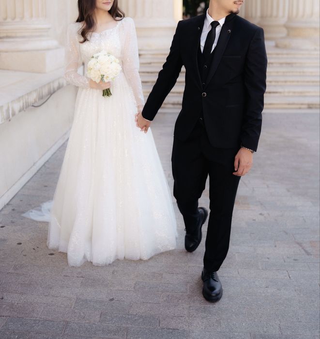 Rochie de mireasă elegantă S–M, mâneci lungi, stare foarte bună