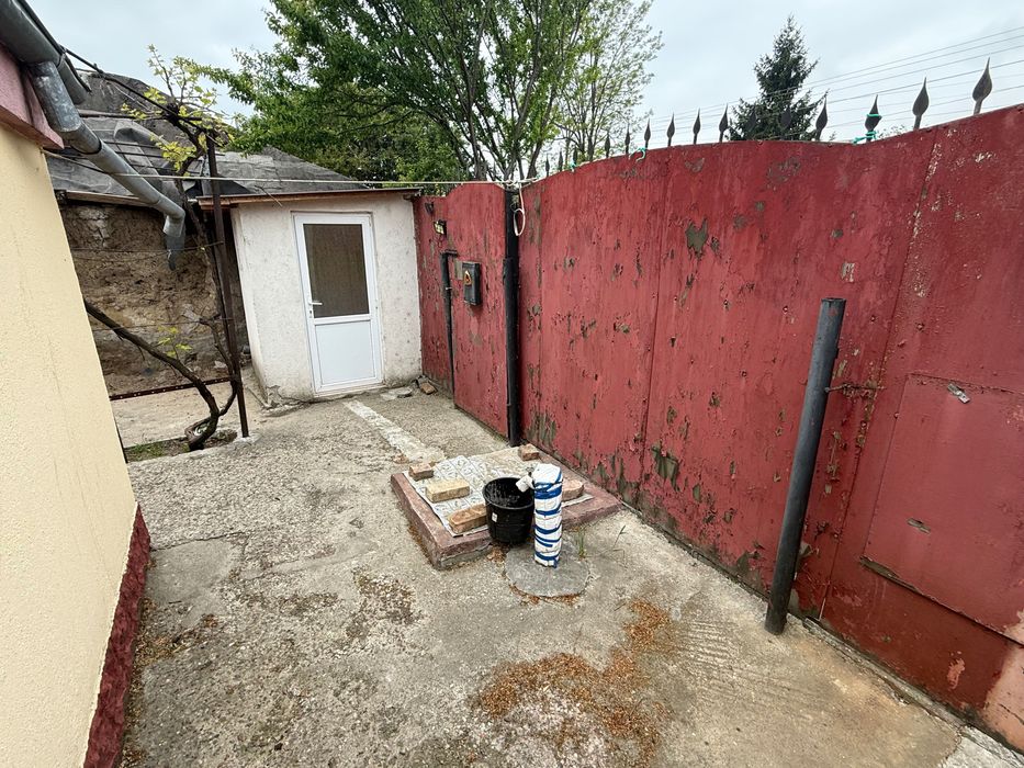 De vânzare casă cu 3 camere, zona Chercea
