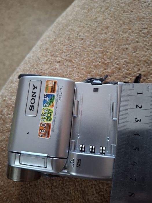 Видеокамера  б у   нет батареи