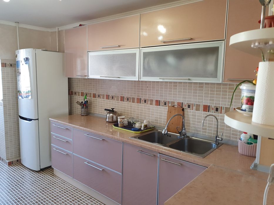 Продам квартиру 3 комнатную