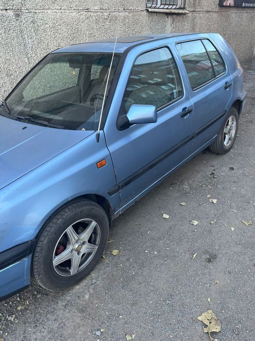 Продам машину Volkswagen Golf 3