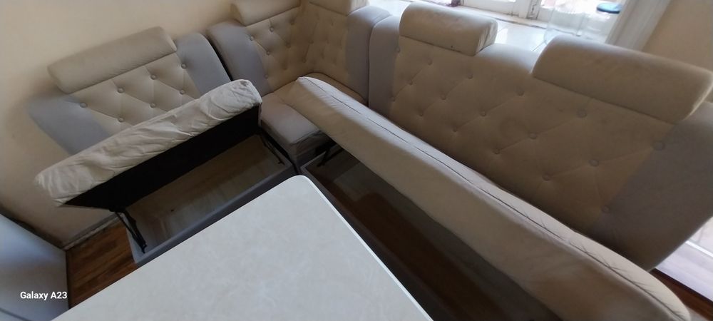 Кухонный мягкий уголок