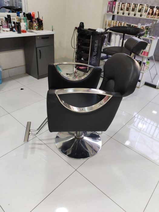 Кресло парикмахерская новая