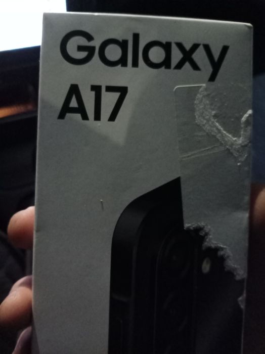 Продам смартфон новый а 17