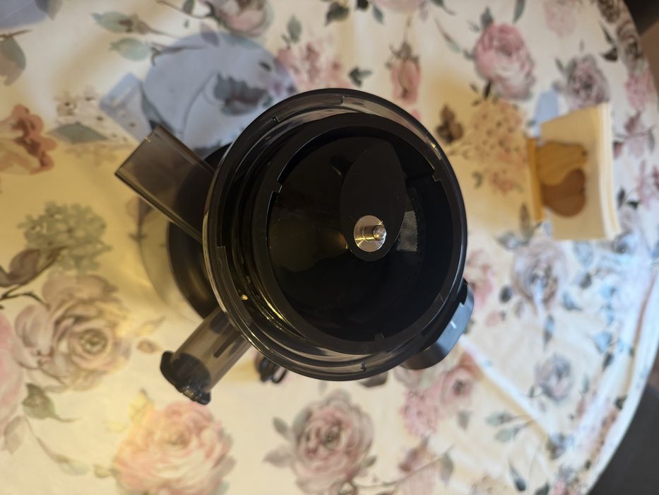 Продавам запазена сокоизтисквачка