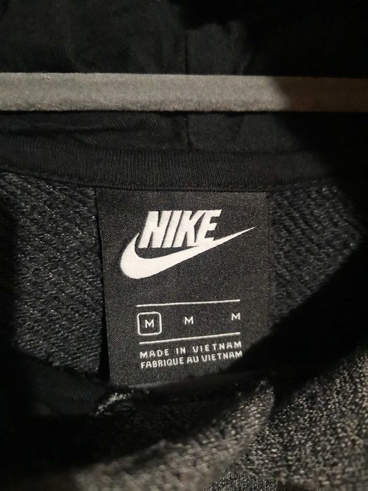 2 броя Nike Sweatshirt.