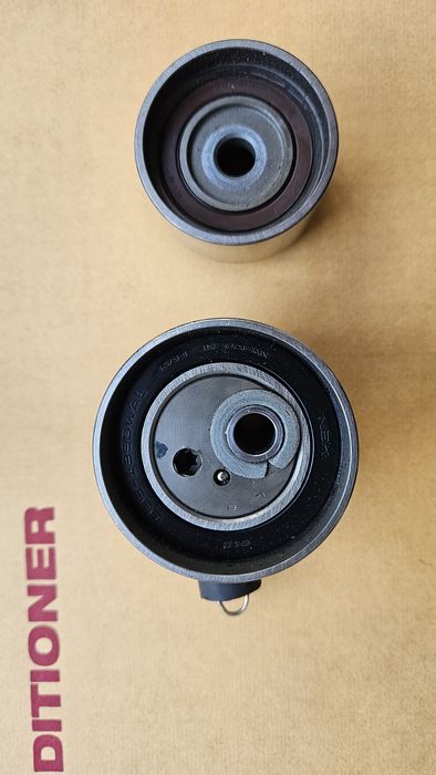 Ролка ангренаж и  ролка пистов ремък за Mazda 626,бензин