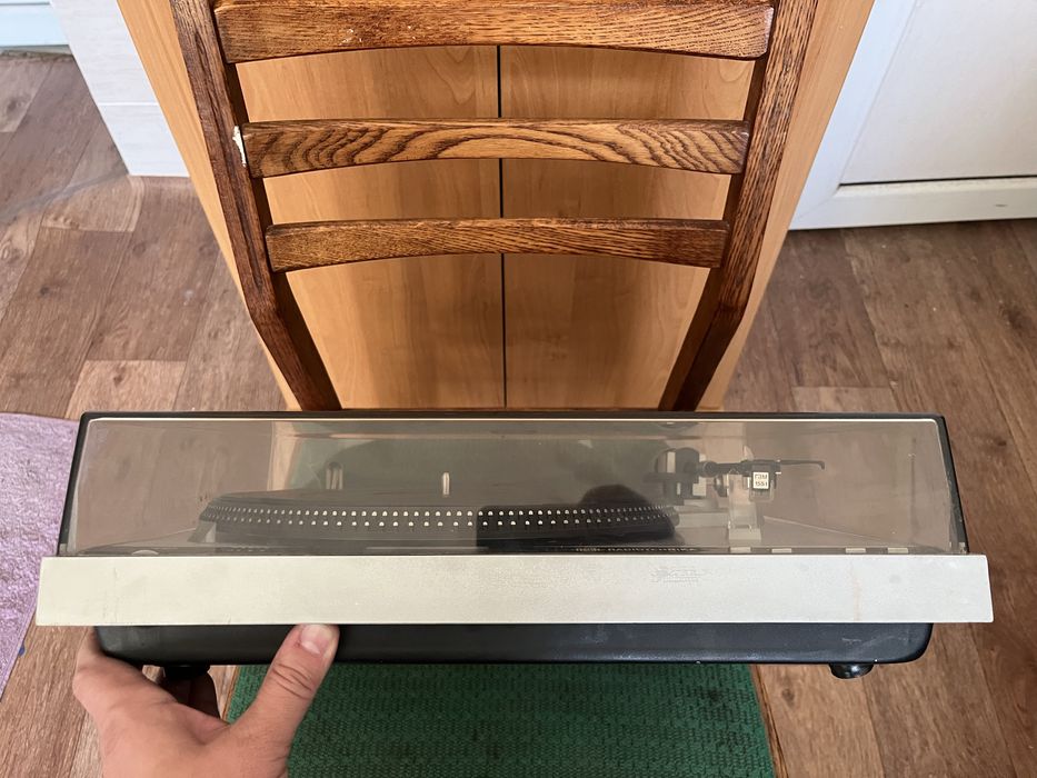 Виниловый проигрыватель