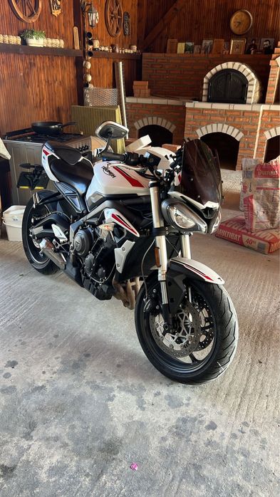 Triumph Street Triple S 660 A2