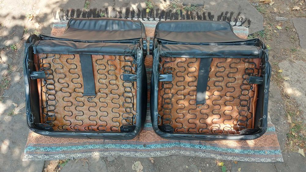 Scaun 11 cusături, ceasuri bord JAEGER, oglinzi cromate, volan Dacia 1300