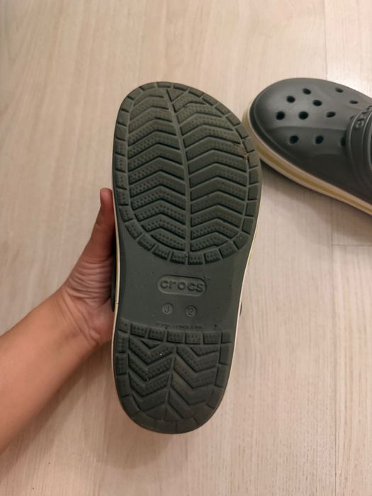 Продам детскую обувь